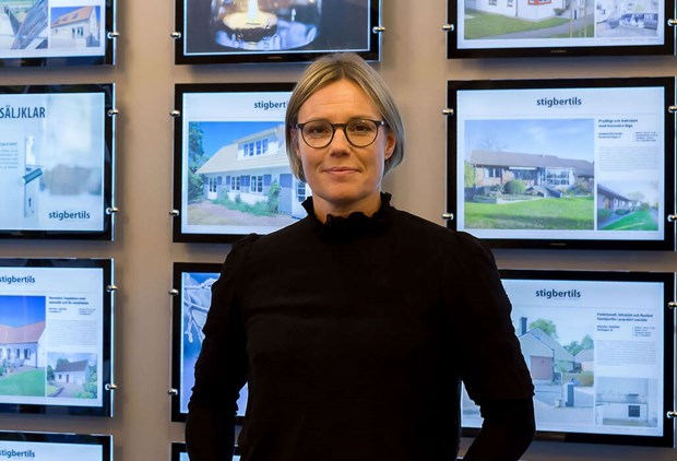 Maria har både hus och sommarställe på Bjäre