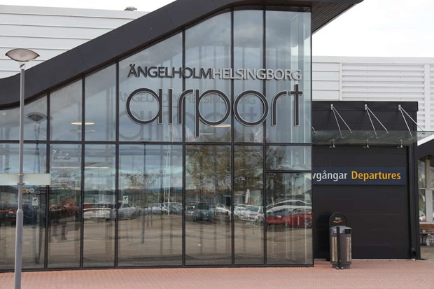 Båstad Turism & Näringsliv Holding köper hälften av kommunens del i flygplatsen