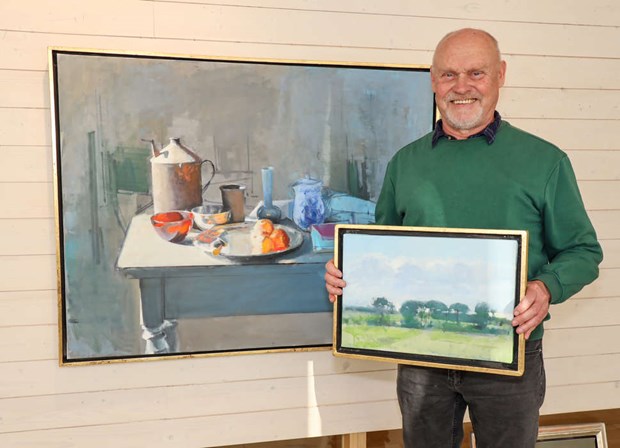 Stilleben och landskap på konstgalleriet