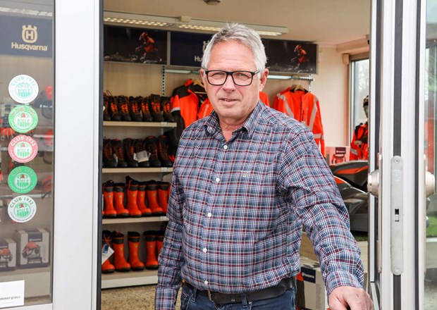 Dan lämnar ett liv på Bjäre Maskin – Joakim tar över