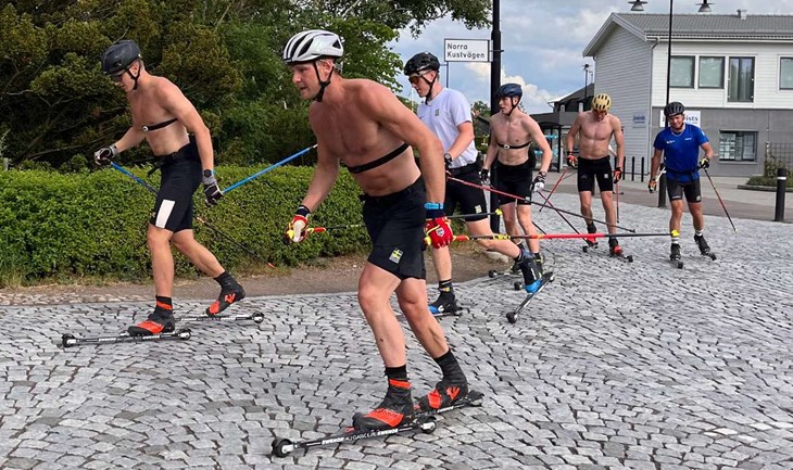 Landslagsåkarna vänder norrut på Kustvägen i Skummeslövsstrand. Foto: Per Brolléus