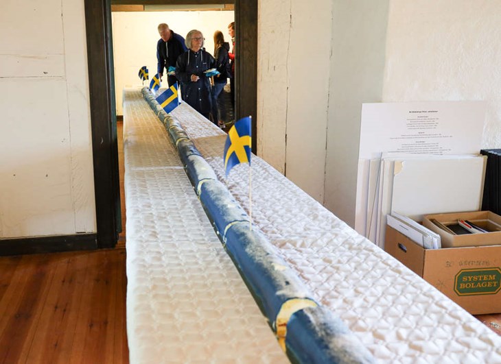 Kommunen bjöd på 16 meter princesstårta på nationaldagen för att fira att kommunen hade passerat 16 000 invånare. Den 30 juni var totalsiffran 16 093 invånare. Foto: Peter Jakobsson