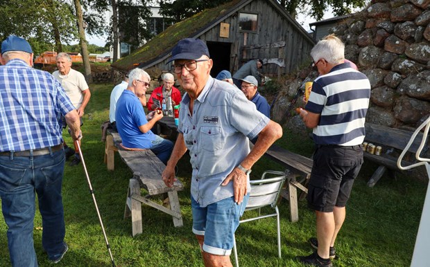 Torsdagsgubbarna h�ller Linbastuan vid liv