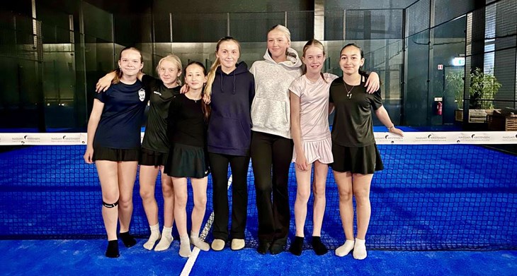 Silje och Ell med sina elever: Molly Henrysson, Loovis Lideber, Leah Kollberg-Johnsson, Silje Kjaergaard, Ell Björk, Fanny Henrysson, Ellen Henrysson. Foto: Robert Karlsson