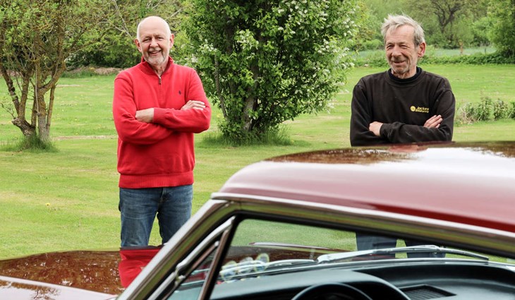 Leif och Jocke hoppas det kommer många motorintresserade till hembygdsparken på söndag. Foto: Peter Jakobsson