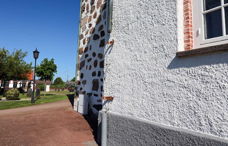 Här saknas en bit stuprör som bara var några månader gammalt då det hade ersatts från tidigare stöld. Foto: Peter Jakobsson