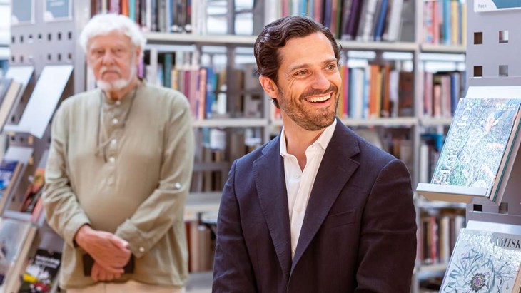 Gert-Håkan Ericsson och prins Carl Philip i konstgalleriet. Foto: ByMija