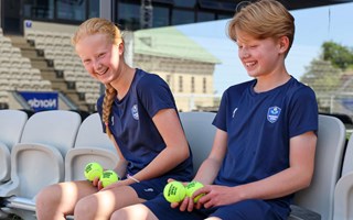 Bakom varje vinnarboll står ett gäng skarpa ungdomar