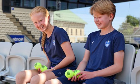 Bakom varje vinnarboll står ett gäng skarpa ungdomar