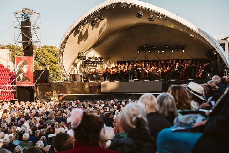 Från tidigare Open Air-opera på centercourten. Foto: Ateljé Lena Photography