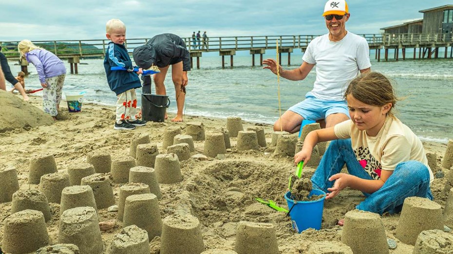 Stranden fylldes av slott: 