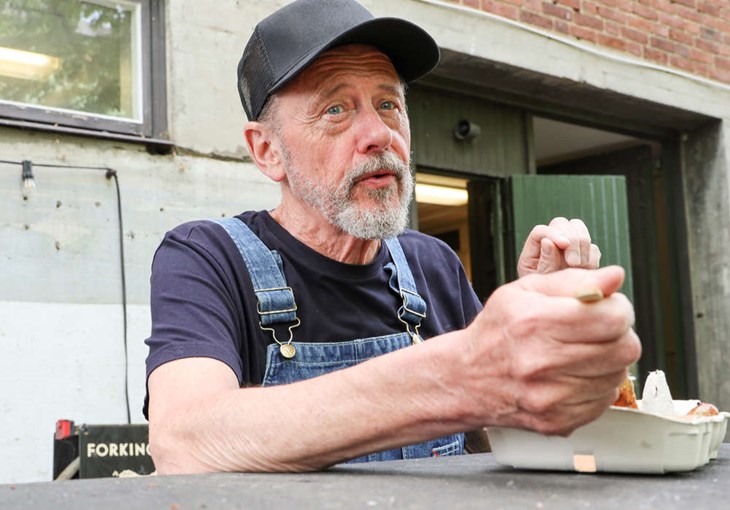 Stephen Dunnico: "Korv ska göras med kärlek och man ska känna smaken av ingredienserna". Foto: Peter Jakobsson
