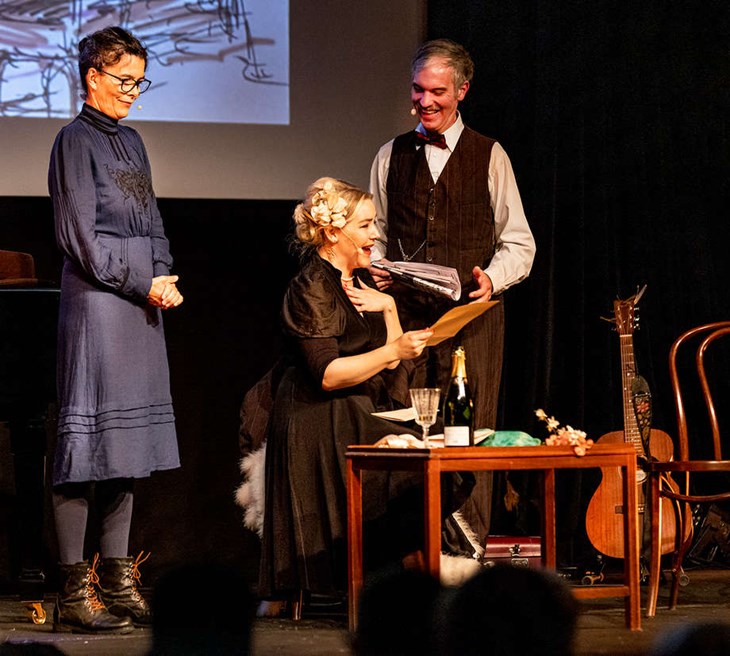 Från föreställningen "Primadonnans död". Foto: Pressbild