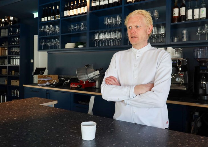 Livspusslet med att ha familjen i Stockholm och barn som nu börjar skolan är för svårt att kombinera med att ha en restaurang i Båstad konstaterar Martin Brag. Foto: Peter Jakobsson