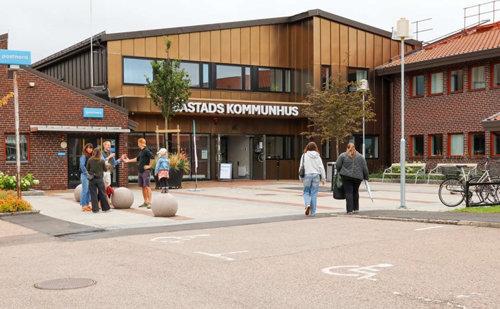Det var raka vägen in och rösta för de som kom på söndagseftermiddagen. Foto: Peter Jakobsson