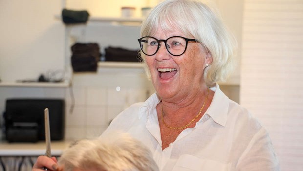 Monica släcker ner Torekovs sista frisörsalong