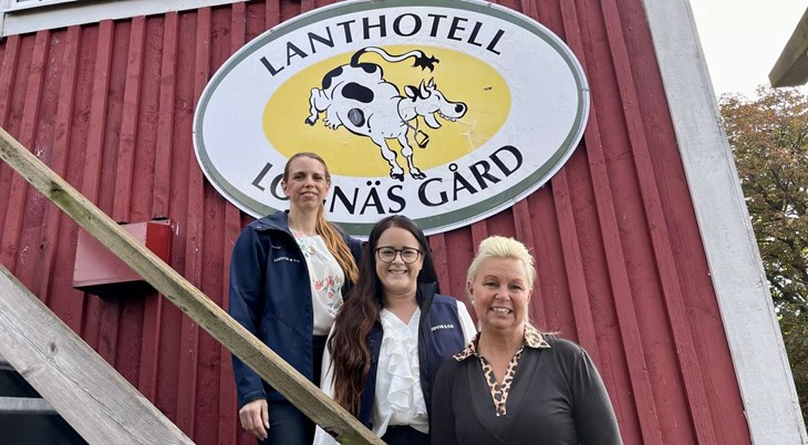 Anna Eriksson och Ida-Paulina Johansson är affärschefer på Ludvig & co. Linda Andersson driver Lanthotell Lögnäs gård. Foto: Johan Jönsson