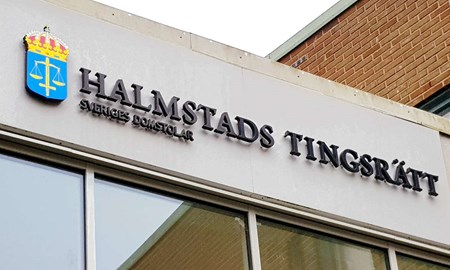 Sålde knark framför ögonen på polisen