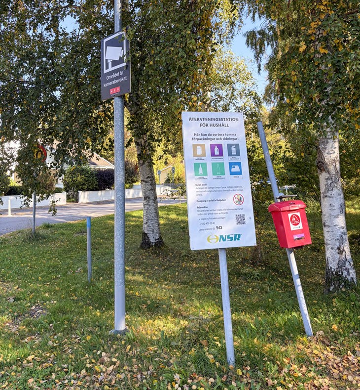 Stationerna som är kameraövervakade är tydligt skyltade med detta. Foto: Peter Jakobsson
