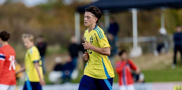 Alvin Spetsmark i spel för Sverige under matchen mot Norge. Foto: Privat