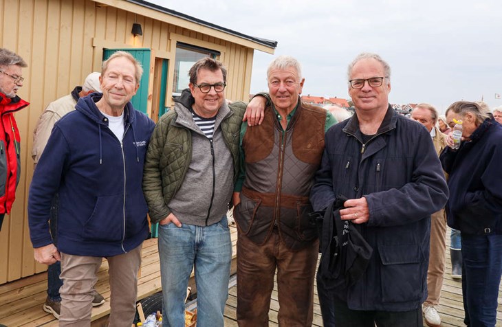 Fyra av männen bakom Torekovs nya bastuflotte. Från vänster Peter Ekelund, Lars Grundemar, Ulrik Winberg och Mikael Olsson. Tobias Olsson och projektledaren Oskar Hervén har också varit med i arbetet men saknas på bilden. Foto: Peter Jakobsson
