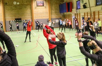 Sträck på armarna. Snart går starten. Foto: Peter Jakobsson