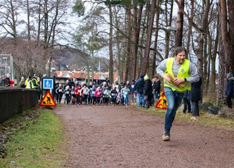 Johan Olmarker fick lägga på ett kol för att hålla täten fram till rundningen. Foto: Peter Jakobsson
